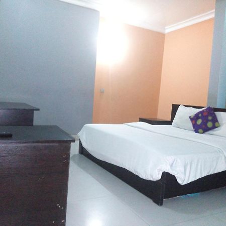 ฟลามิงโก โฮเต็ล แอนด์ สวีท Hotel Festac Town ภายนอก รูปภาพ