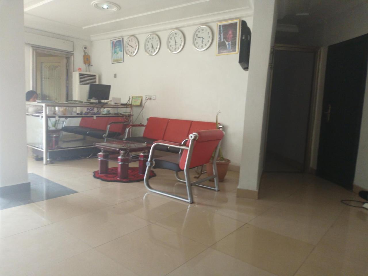ฟลามิงโก โฮเต็ล แอนด์ สวีท Hotel Festac Town ภายนอก รูปภาพ